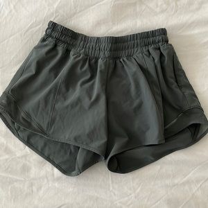 Lululemon shorts with pockets